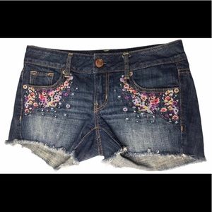 AMERICAN EAGLE OUTFITTERS Embroidered Cut Off 0